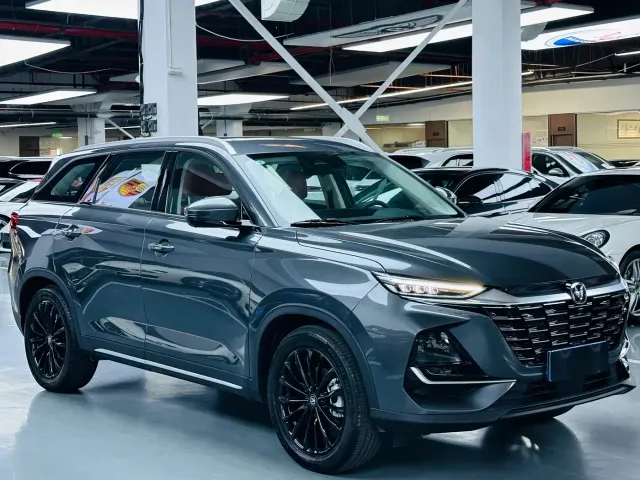 Changan CS75 — Фото автомобиля 3
