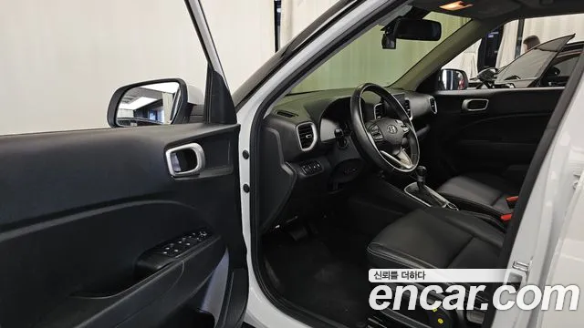 Hyundai Venue — Фото автомобиля 10
