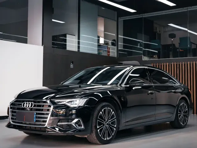 Фотография автомобиля — Audi A6L