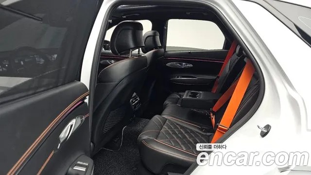 Genesis GV70 — Фото автомобиля 12