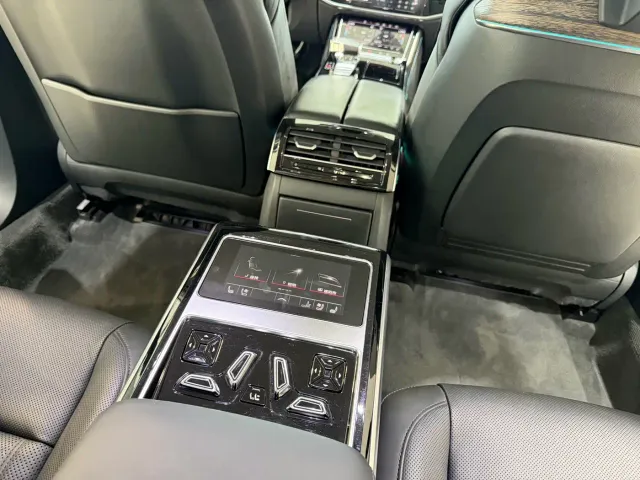 Audi A8 — Фото автомобиля 8