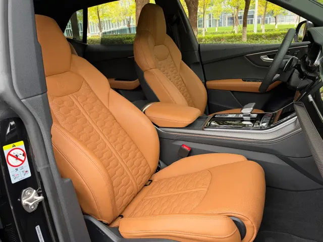 Audi RS Q8 — Фото автомобиля 4