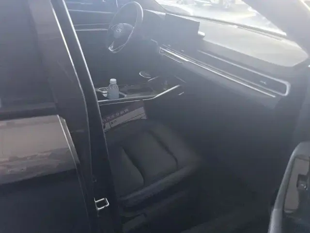 Geely Emgrand — Фото автомобиля 8
