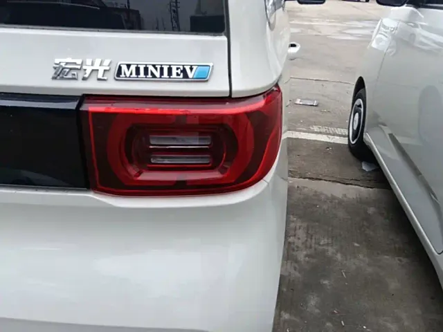 Wuling Hongguang Mini EV — Фото автомобиля 7