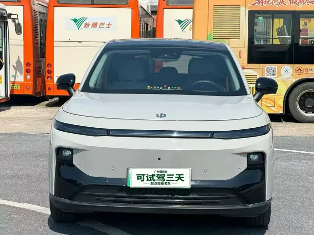 Leapmotor B10 — Фото автомобиля 2