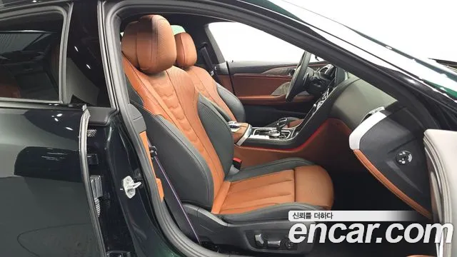 BMW 8 Series G15 — Фото автомобиля 26