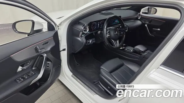 Mercedes-Benz A-Class W177 — Фото автомобиля 15