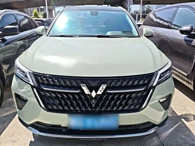 Wuling Asta — Фото автомобиля 2