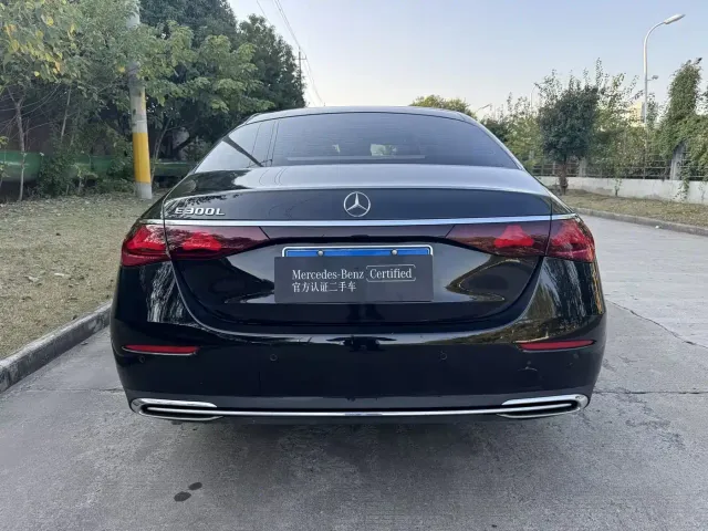 Mercedes-Benz E-Class — Фото автомобиля 7