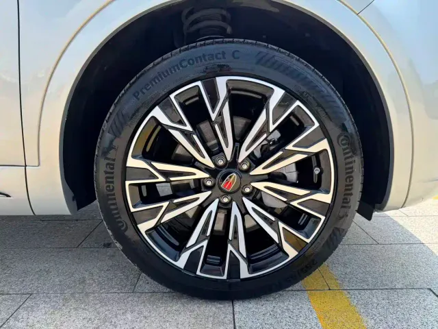 Hongqi HS5 — Фото автомобиля 9