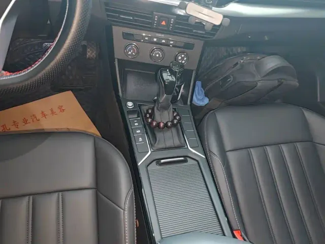 Volkswagen Passat — Фото автомобиля 13