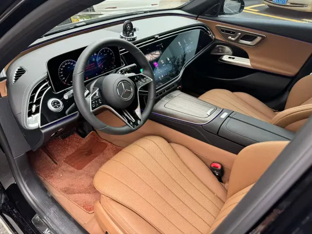 Mercedes-Benz E-Class — Фото автомобиля 4