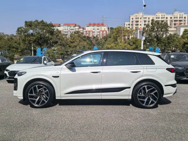 Audi Audi Q6L e-tron 2025 Model Pioneer Edition — Фото автомобиля 14