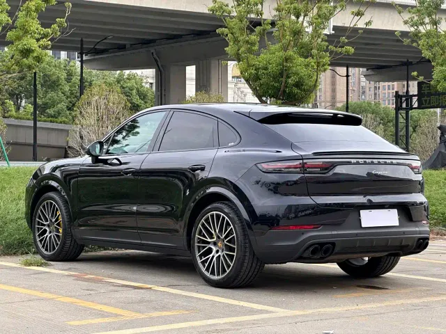 Porsche Cayenne — Фото автомобиля 23