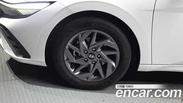 Hyundai Avante CN7 — Фото автомобиля 5
