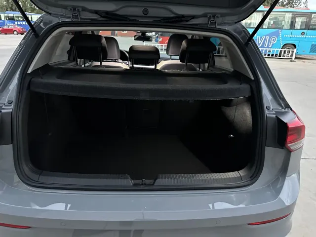 Volkswagen Golf — Фото автомобиля 16