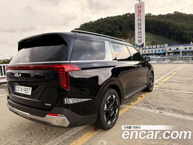 Kia Carnival Generation 4 — Фото автомобиля 2