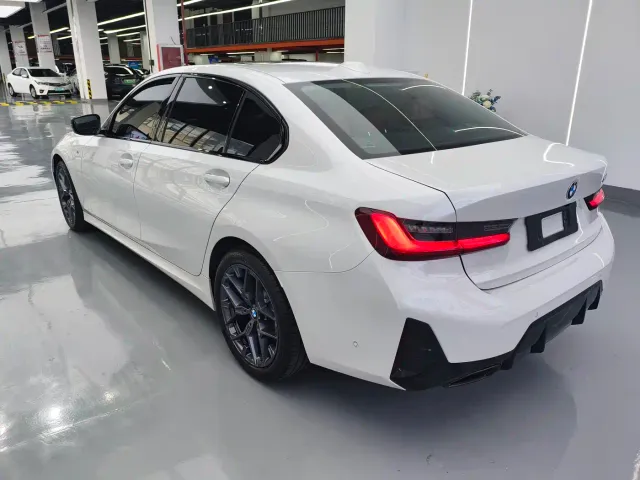 BMW 3 Series — Фото автомобиля 11