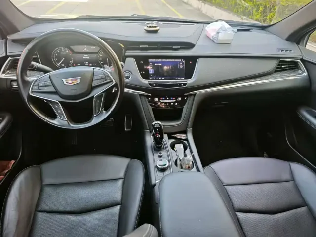 Cadillac XT5 — Фото автомобиля 10