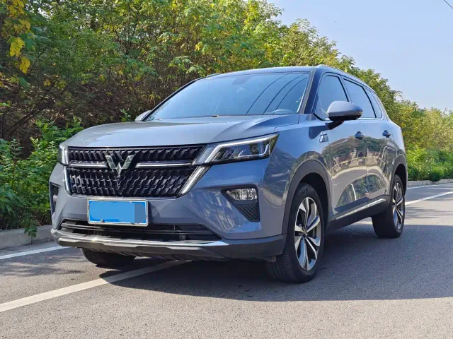 Фотография автомобиля — Wuling Asta
