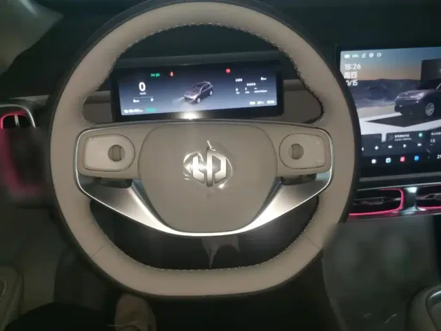 Leapmotor B10 — Фото автомобиля 10