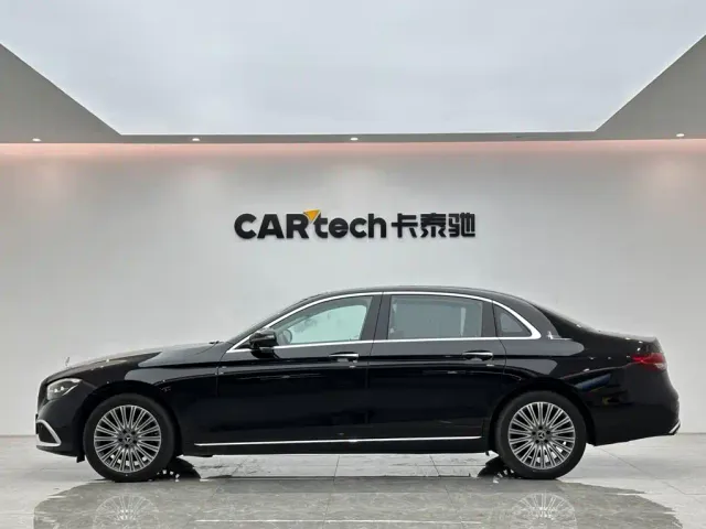 Mercedes-Benz E-Class — Фото автомобиля 2