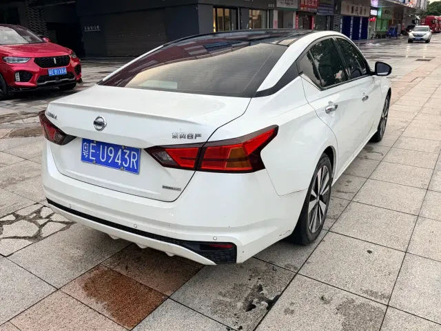 Nissan Teana — Фото автомобиля 4