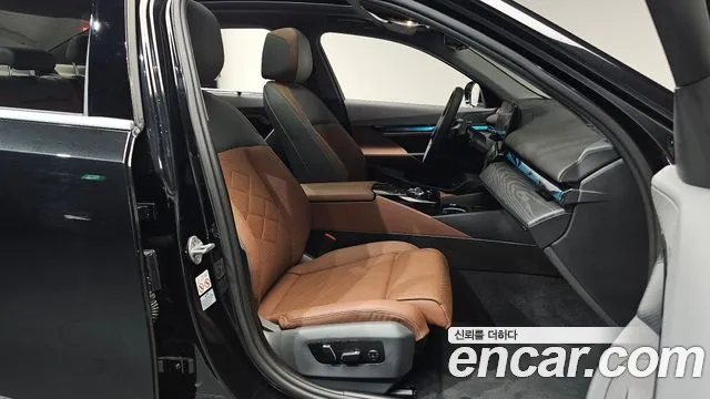 BMW 5 Series G60 — Фото автомобиля 10