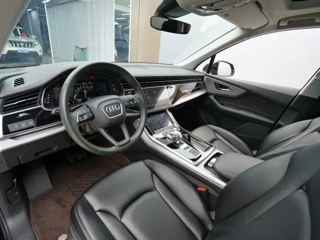 Audi Q7 — Фото автомобиля 3