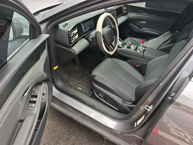 BYD Qin L — Фото автомобиля 15