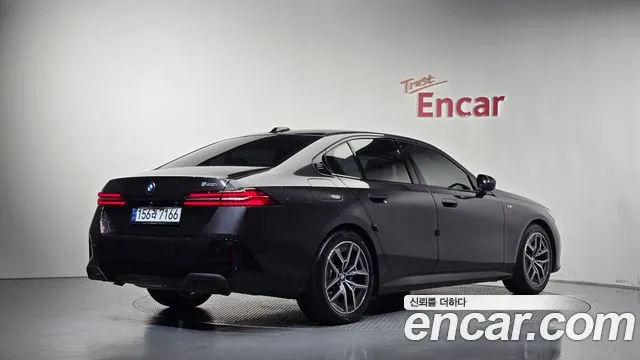 BMW 5 Series G60 — Фото автомобиля 2