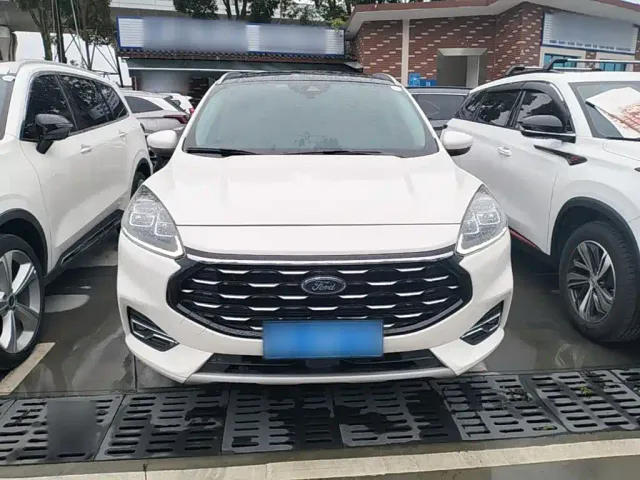 Ford Escape — Фото автомобиля 2