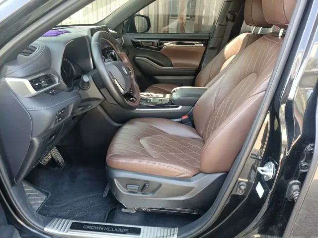 Toyota Crown Kluger — Фото автомобиля 11