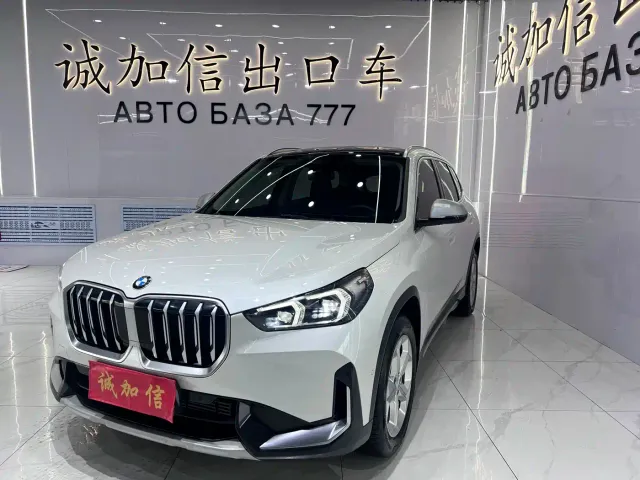 Фотография автомобиля — BMW X1
