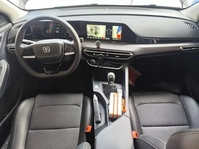 Changan Eado — Фото автомобиля 9