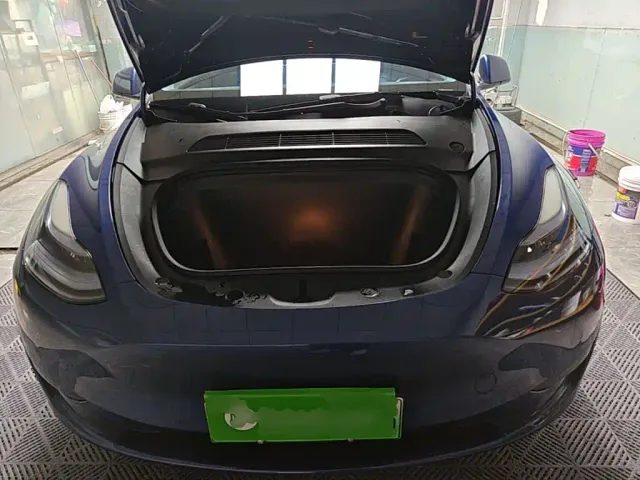 Tesla Model Y — Фото автомобиля 19