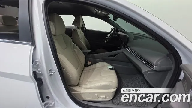 Hyundai AVANTE Avante (CN7) — Фото автомобиля 26