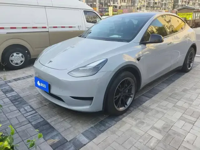 Фотография автомобиля — Tesla Model Y
