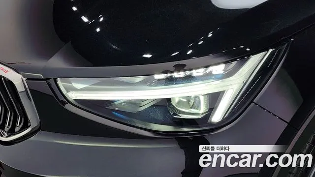 Вольво XC40 — Фото автомобиля 20