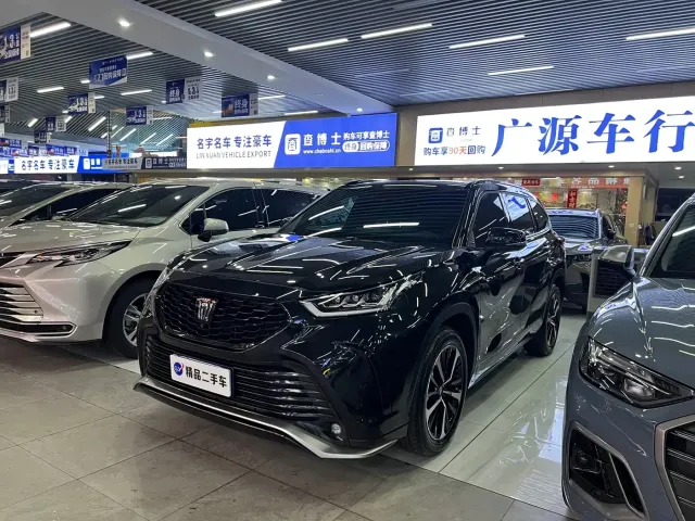 Фотография автомобиля — Toyota Crown Kluger