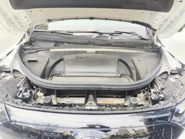 Mercedes-Benz EQE SUV — Фото автомобиля 3