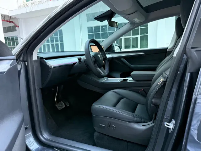 Tesla Model Y — Фото автомобиля 4