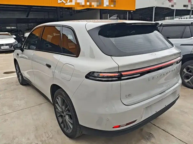 Leapmotor C10 — Фото автомобиля 4