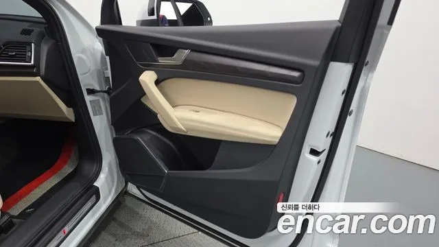 Audi Q5 FY — Фото автомобиля 24