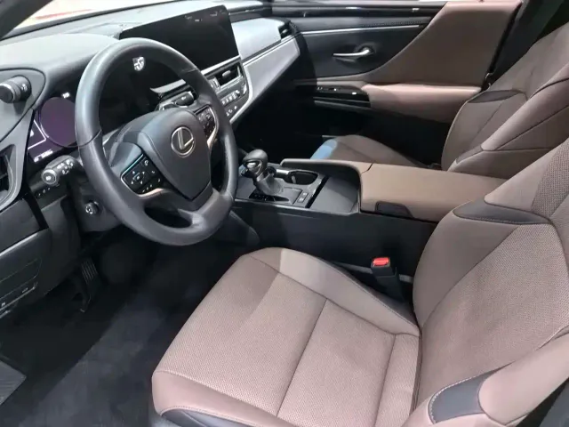Lexus ES — Фото автомобиля 9