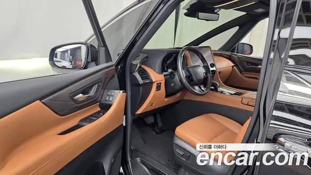 Toyota Alphard — Фото автомобиля 10