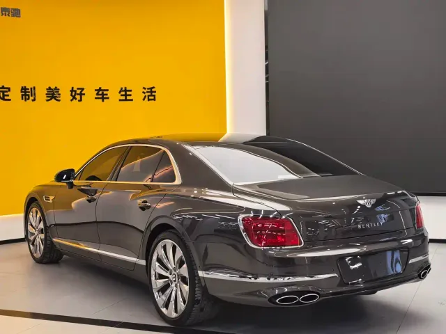 Bentley Flying Spur — Фото автомобиля 6