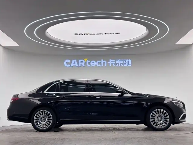Mercedes-Benz E-Class — Фото автомобиля 4
