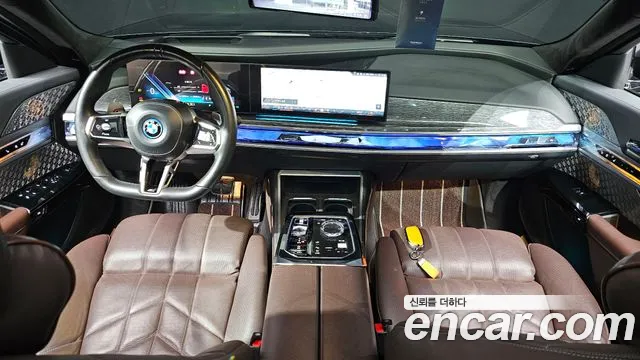 BMW 7 Series — Фото автомобиля 10