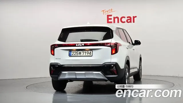 Kia Seltos New — Фото автомобиля 4